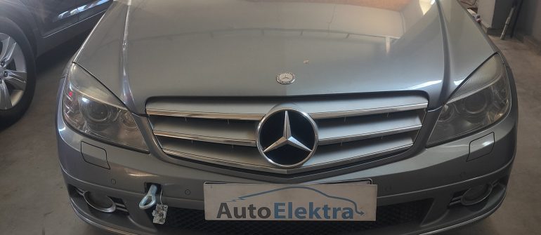 Mercedes Benz  C220D Vairo užrakto išjungimas EZS