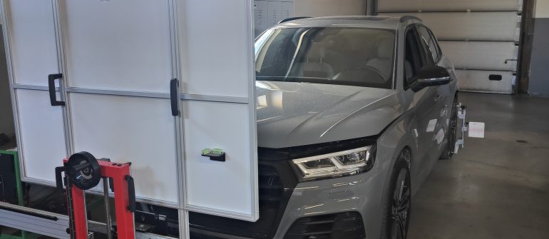 Audi SQ5 Priekinio stiklo kameros kalibravimas