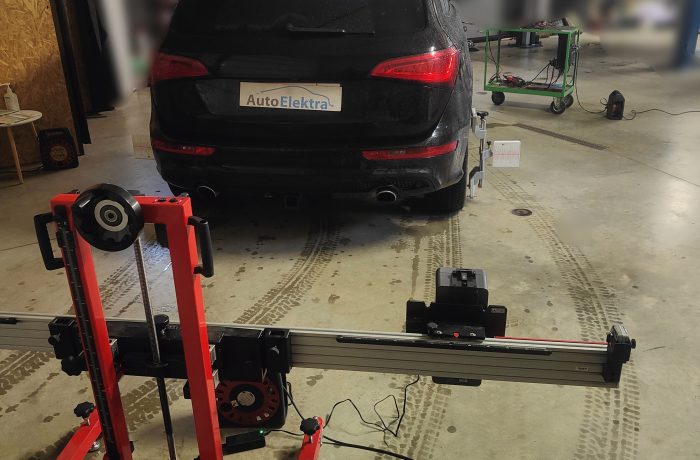 Audi Q5 Active lane assistant ( aklosios zonos ) kalibravimas
