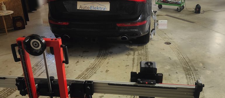 Audi Q5 Active lane assistant ( aklosios zonos ) kalibravimas