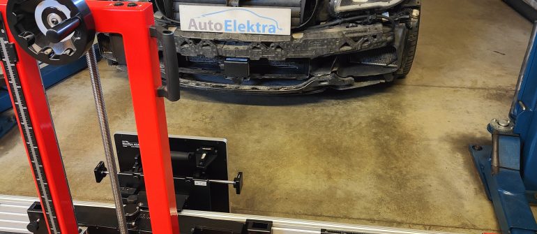 BMW F11 550D ACC/Distroniko kalibravimas