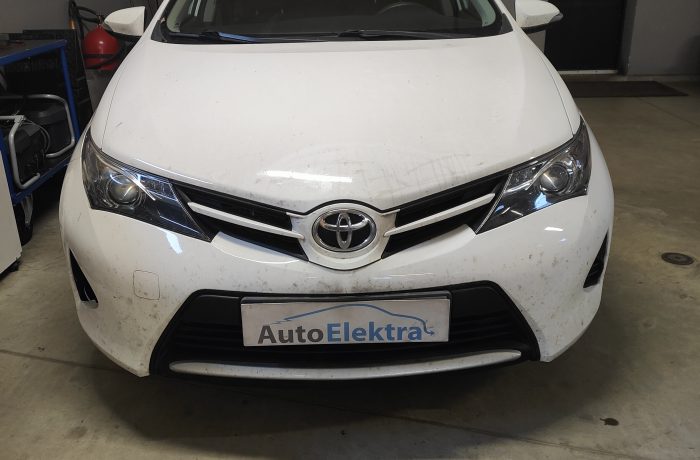 Toyota Auris Vairo padėties daviklio taisymas