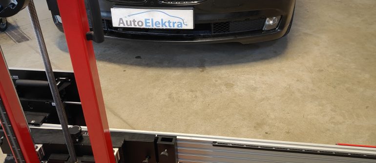 BMW 730D F02 ACC/Radaro kalibravimas