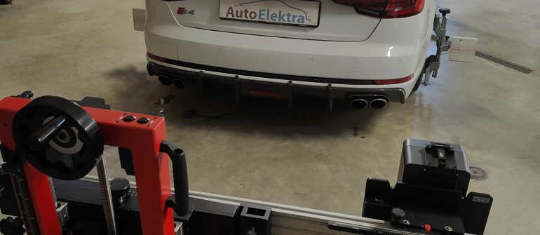 Audi S4 Aklosios zonos aptikimo sistemos kalibravimas