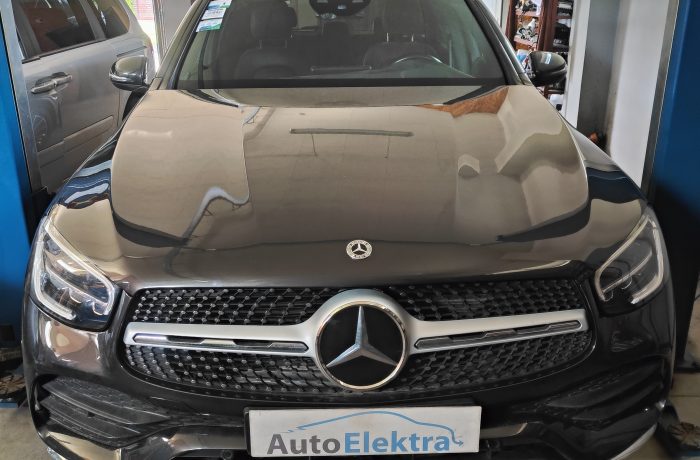 Mercedes Benz GLC 300 de Crash data valymas