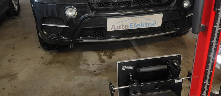 BMW X5 E70 ACC distroniko kalibravimas