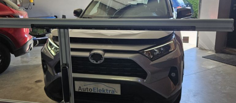 Toyota RAV4 Priekinės kameros kalibracija