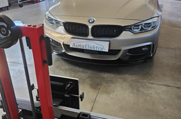 BMW 428i Distroniko/ACC radaro kalibravimas